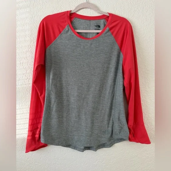 The North Face Motivation Long Sleeve Crew Women's Medium Flash Dry Thumb Holes - Picture 2 of 9